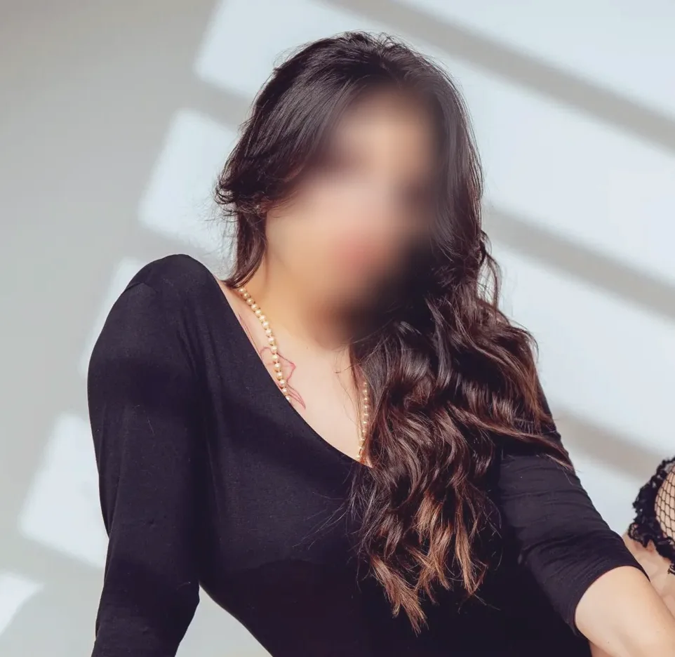 Alina, 33