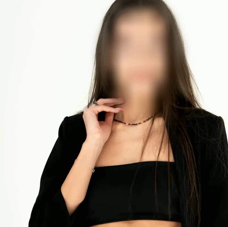 Anna, 28
