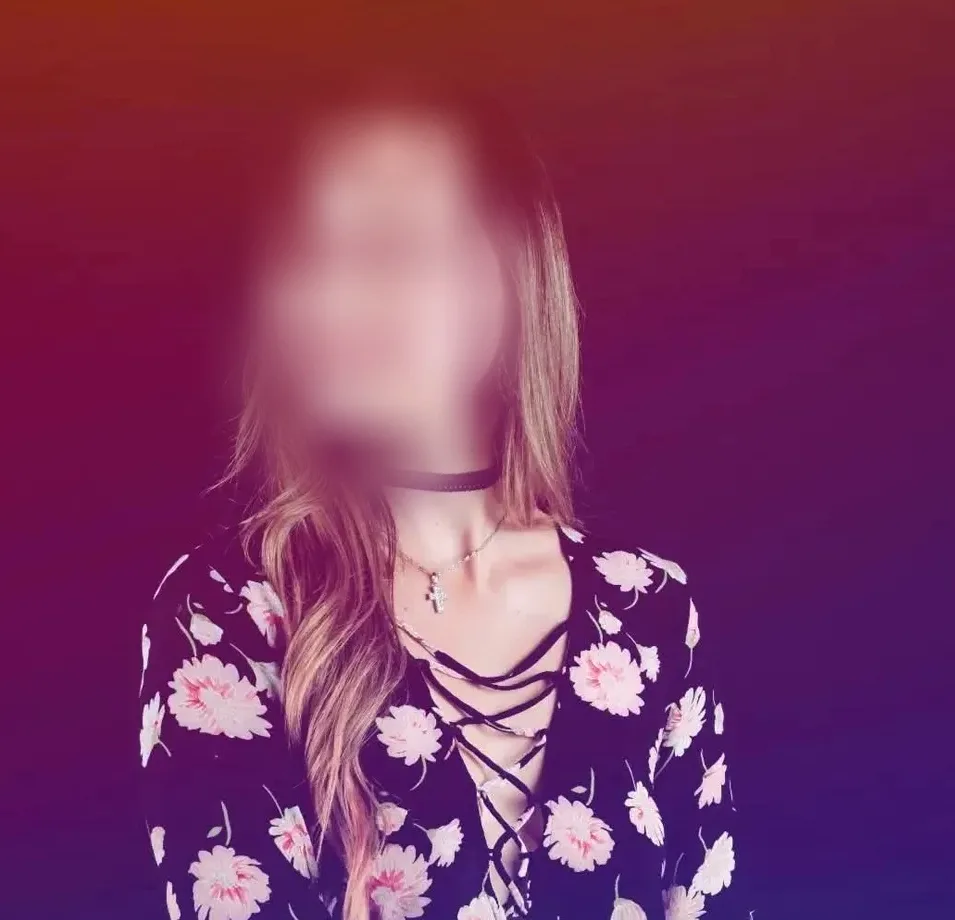 Anna, 24