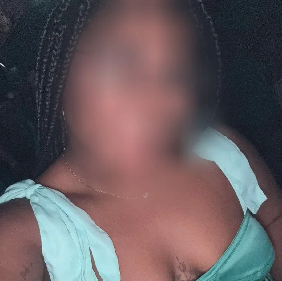 Ella, 29