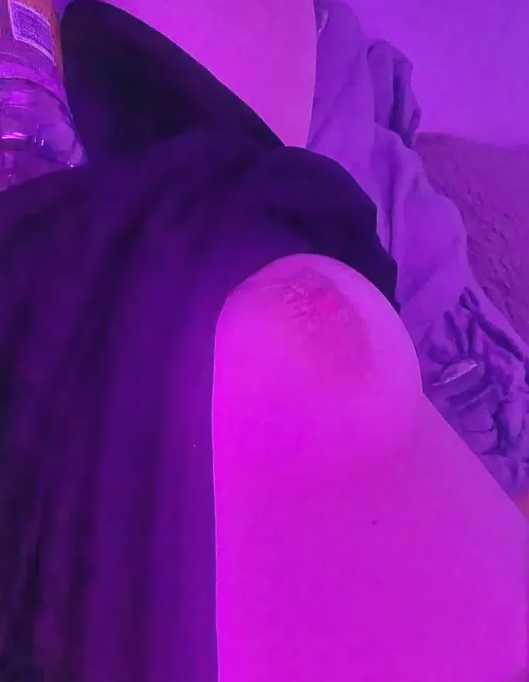 Ella, 34