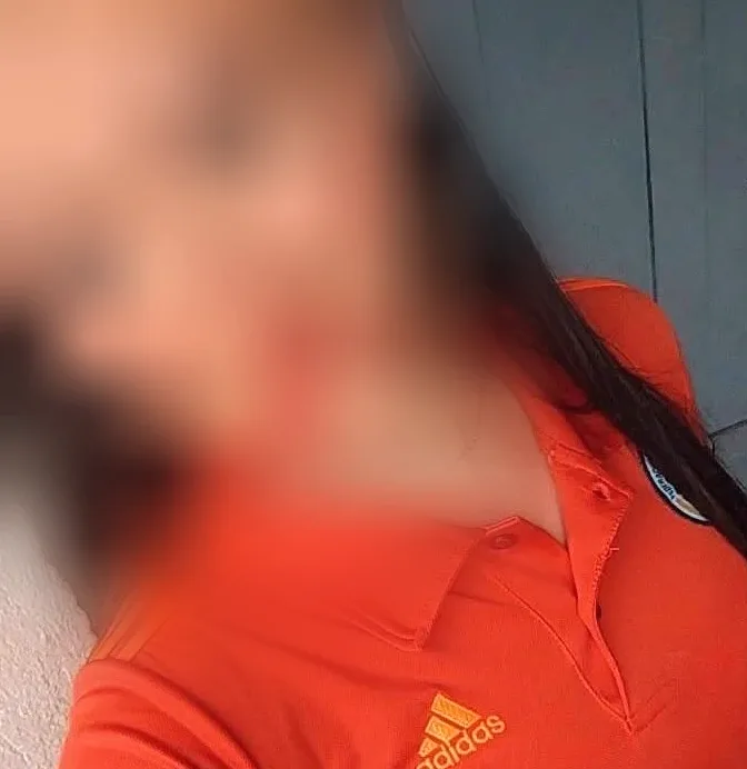 Elli, 24
