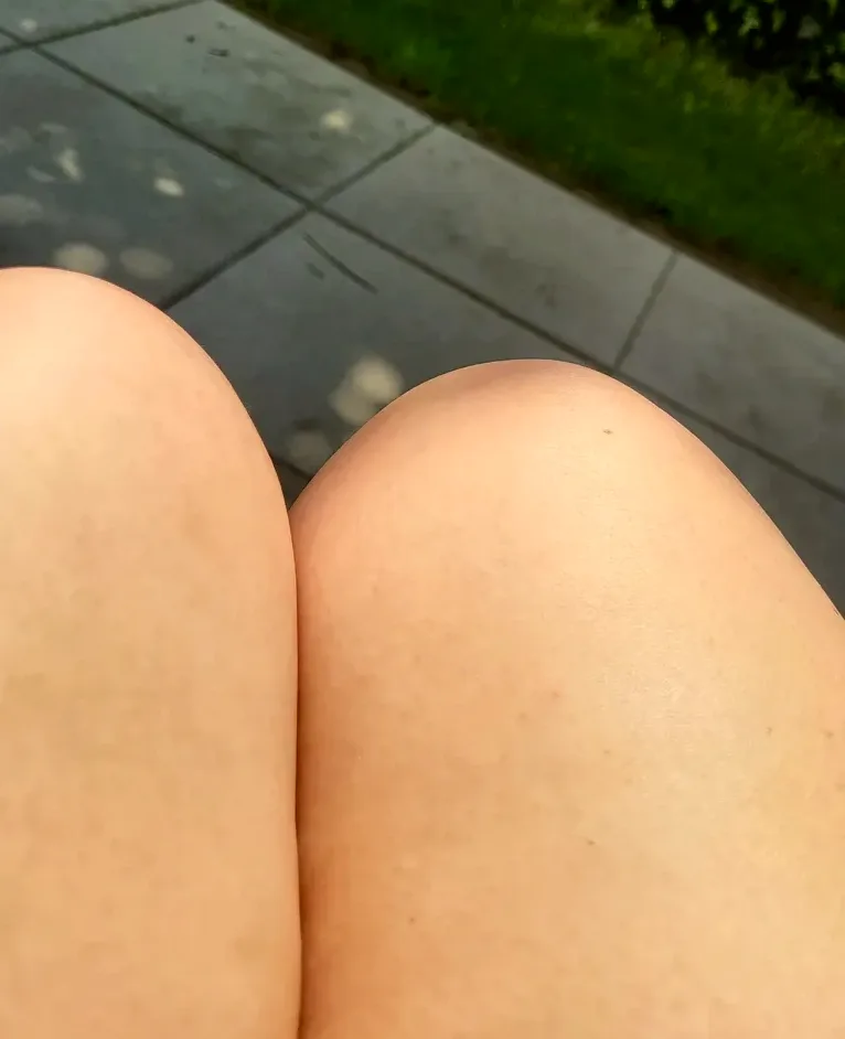 Enni, 23