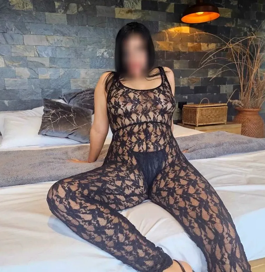 Enni, 28