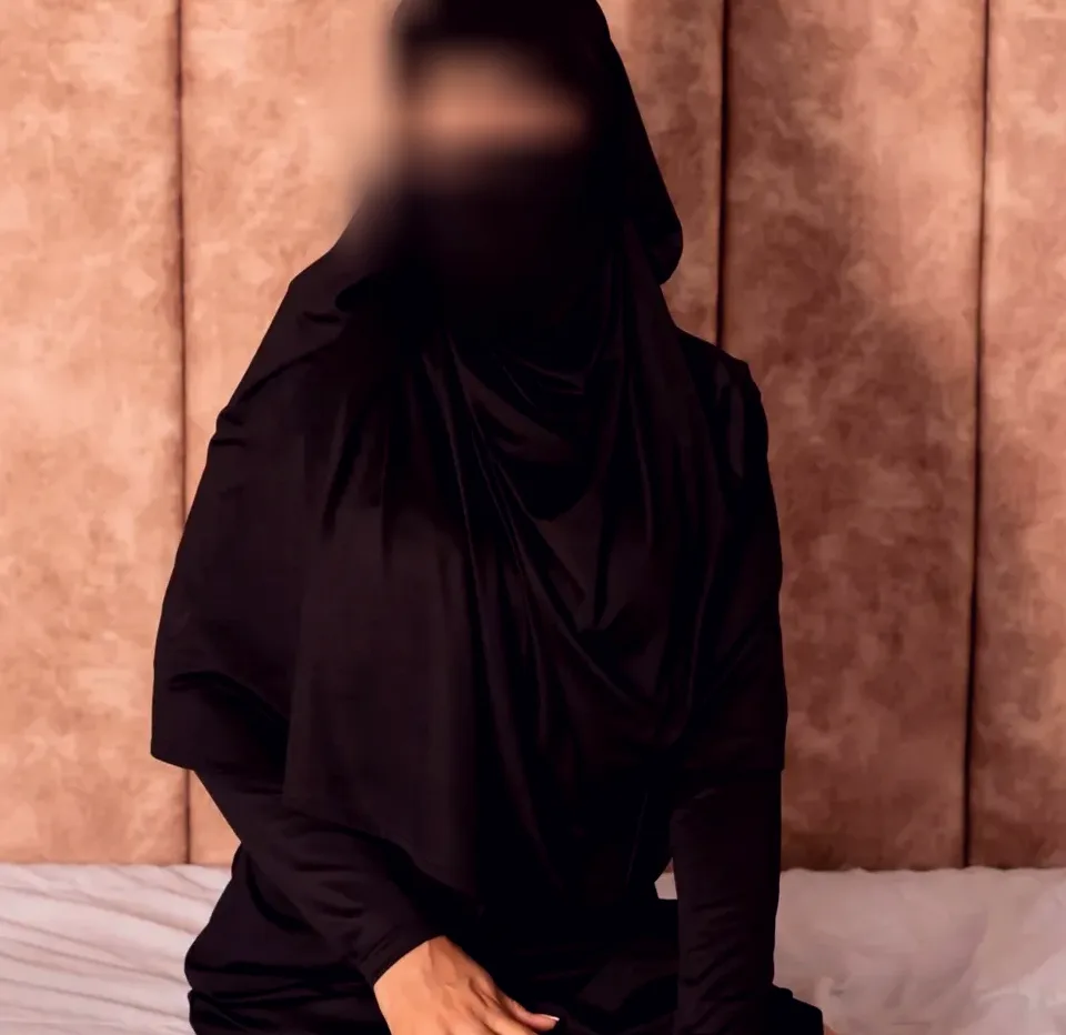 Leyla, 35