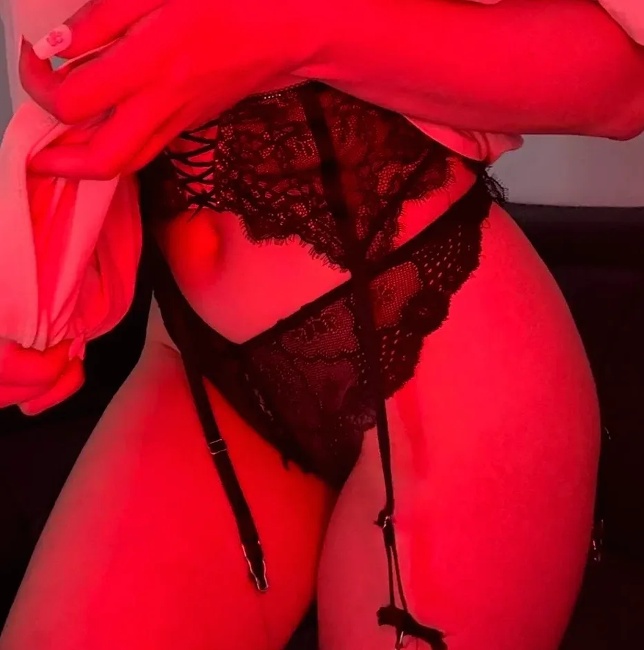 Nasra, 25