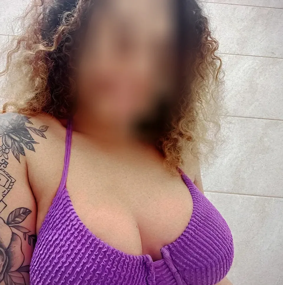 Nina, 32