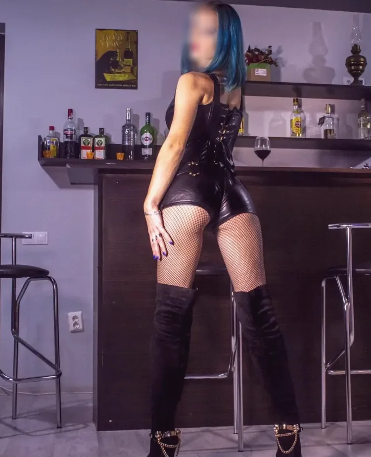 Tuula, 37